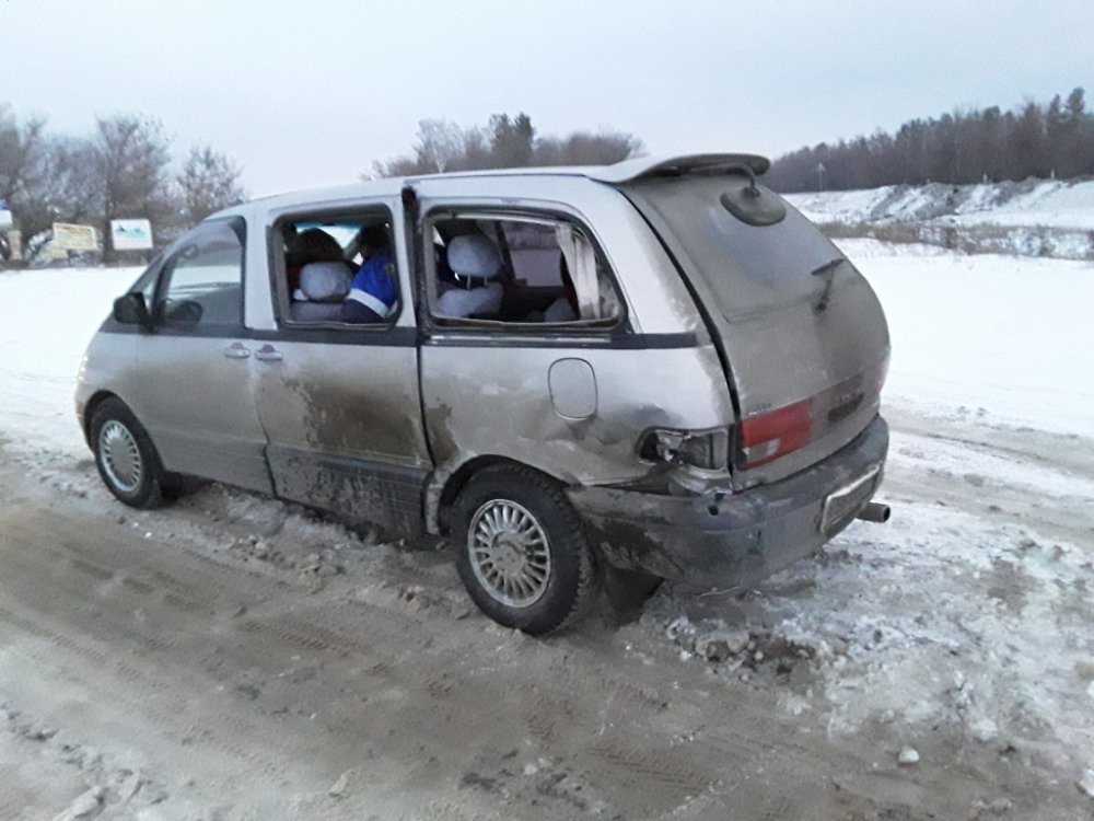 Восемь человек пострадали в аварии недалеко от Оренбурга