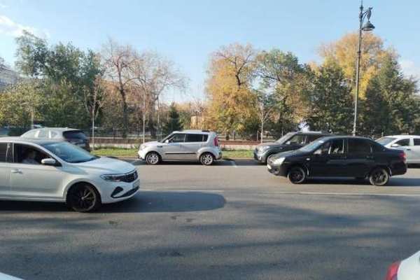 В Оренбурге 8-летний мальчик дважды попал под колёса автомобилей
