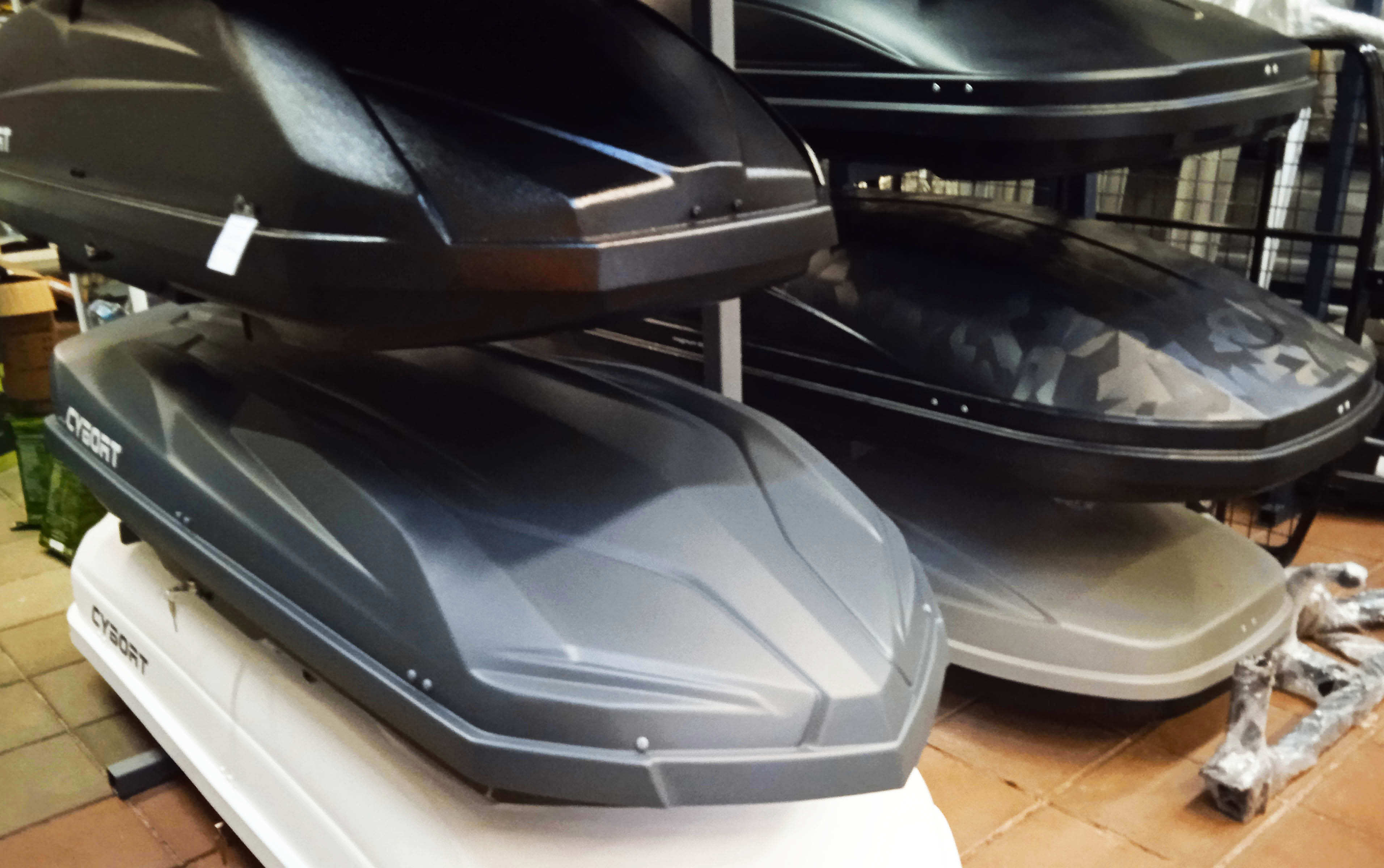 Автобоксы Cybort F1 в спортивном дизайне "Формулы-1"