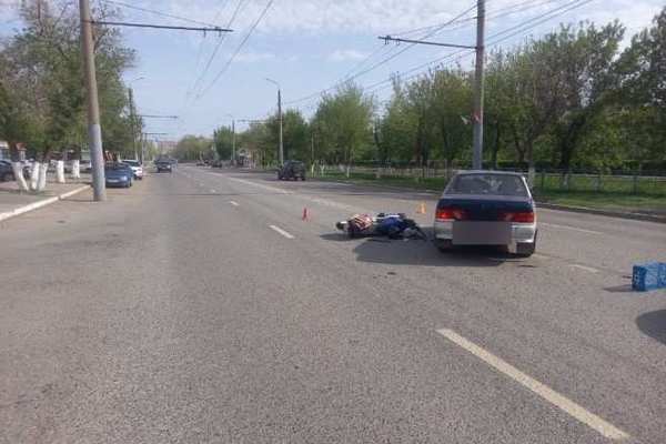 В Оренбурге ВАЗ столкнулся с мотоциклом