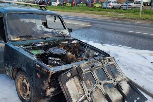 В Оренбурге сгорел отечественный автомобиль