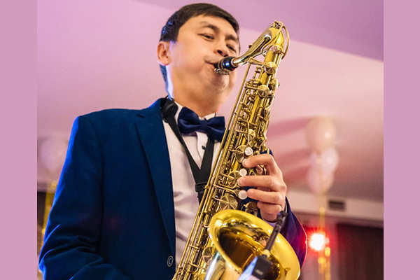Саксофонист Аскар