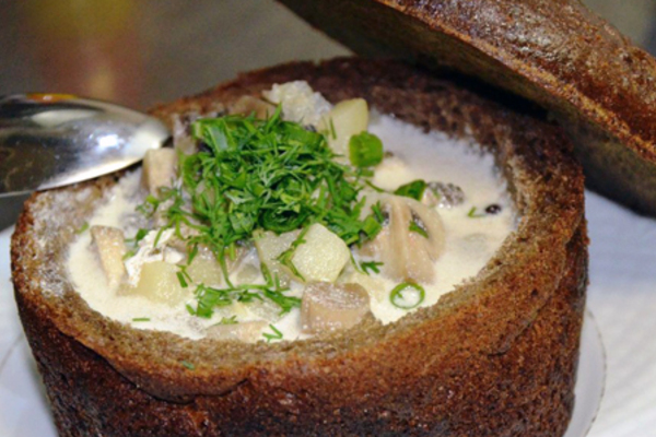 Суп «Кулайда» в хлебе со скидкой 40% в кафе-ресторане «Чешская ресторация»  