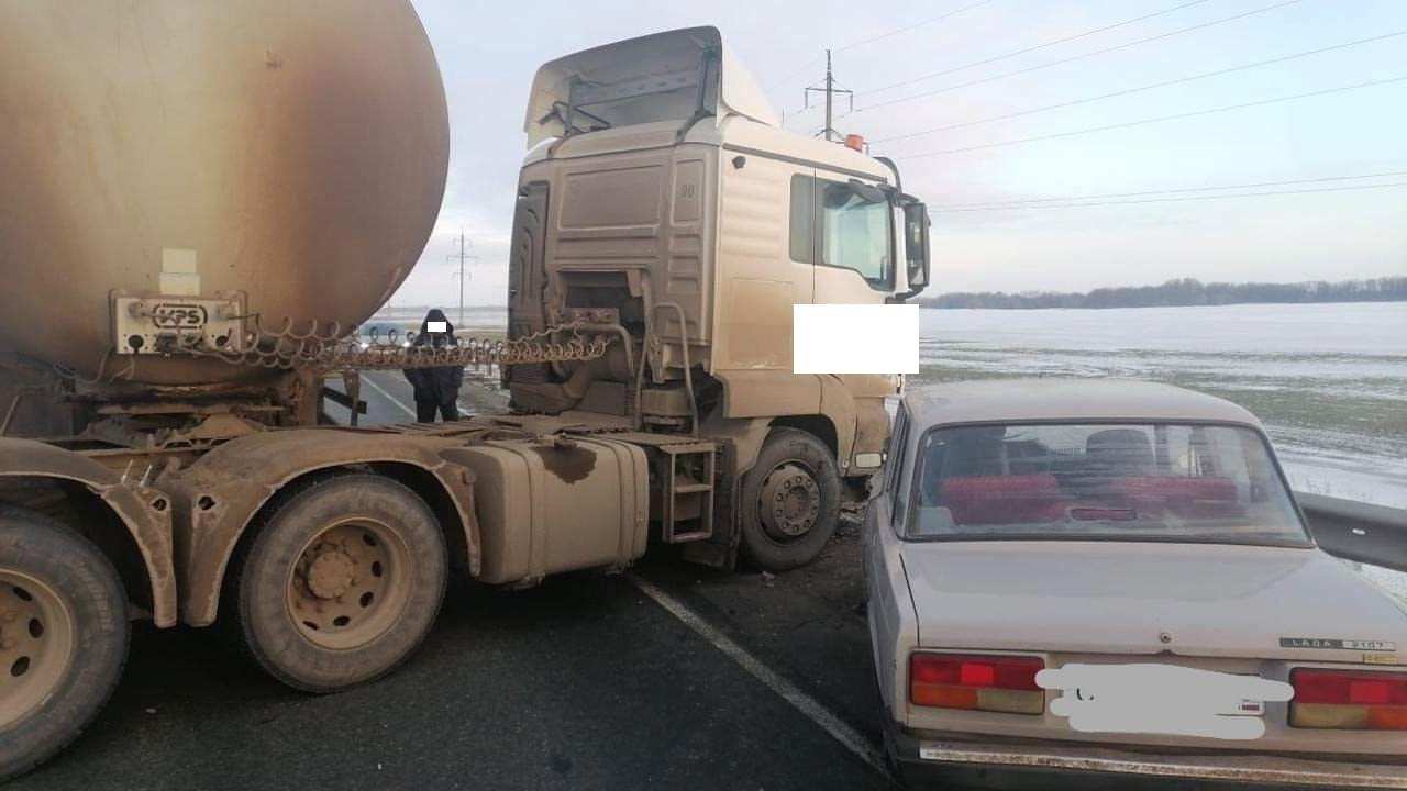 В Бузулукском районе в результате ДТП пострадал водитель «ВАЗа»