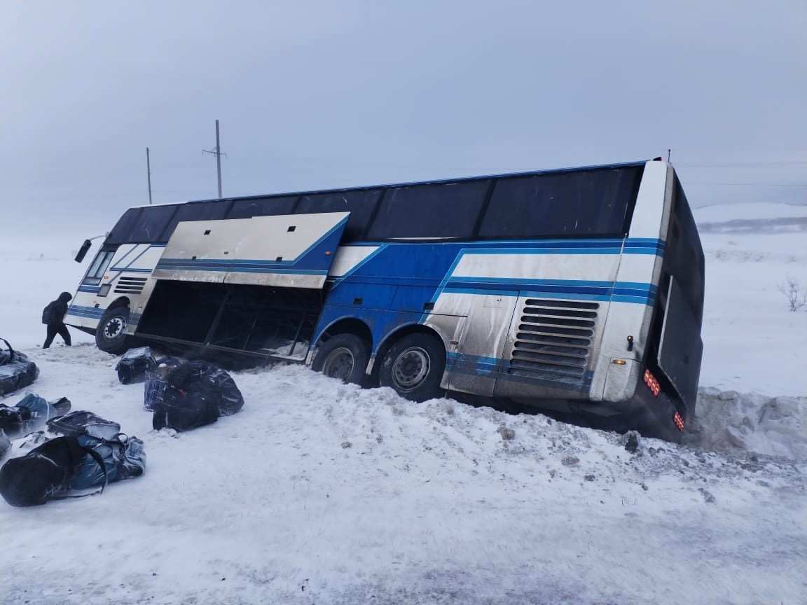 Пассажирский автобус слетел в кювет в Шарлыкском районе