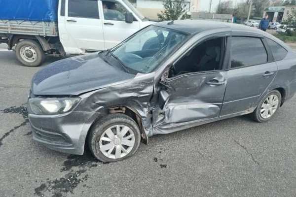 В Оренбурге в ДТП на Донгузской пострадали 2 человека