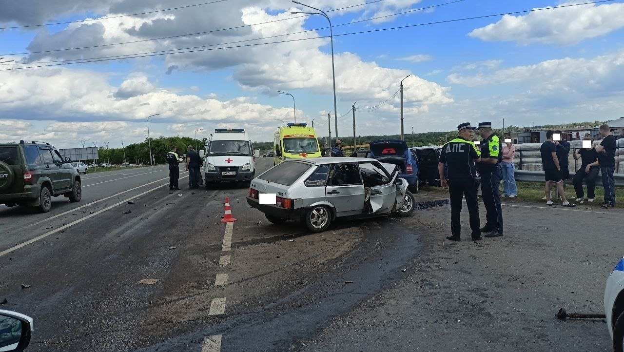 Возле села Подгородняя Покровка в ДТП пострадала 12-летняя девочка