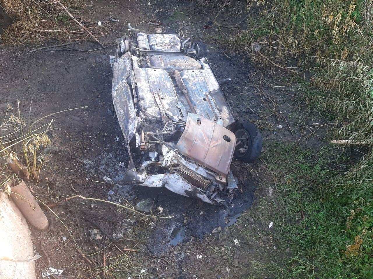 В Октябрьском районе перевернулась и загорелась легковушка