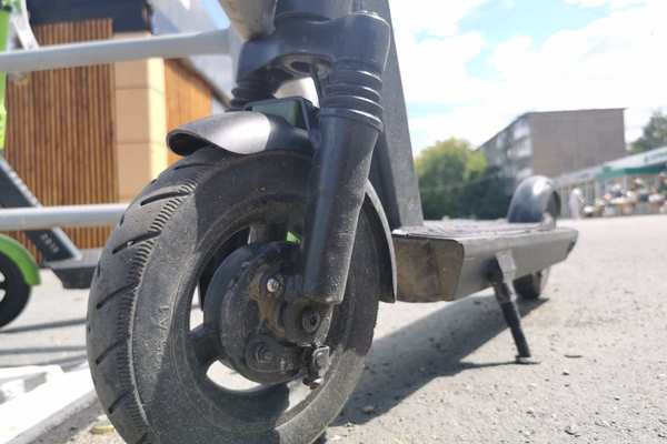 В Новотроицке поймали пьяного самокатчика
