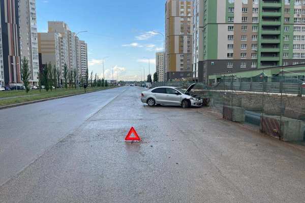 Оренбургские инспекторы устанавливают обстоятельства ДТП, в котором пострадал малолетний пассажир