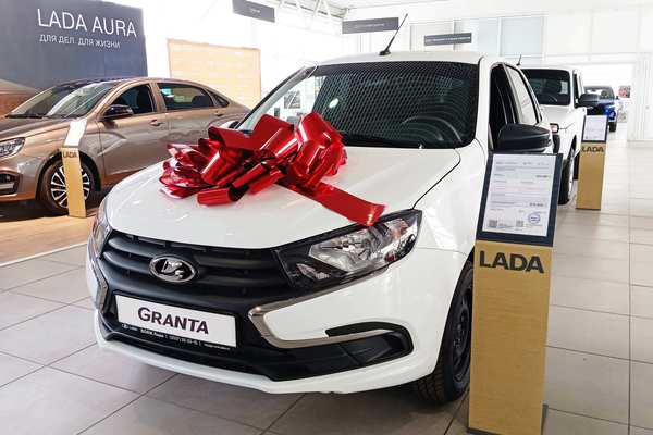 Выгода до 284 600 рублей на автомобили LADA Granta!