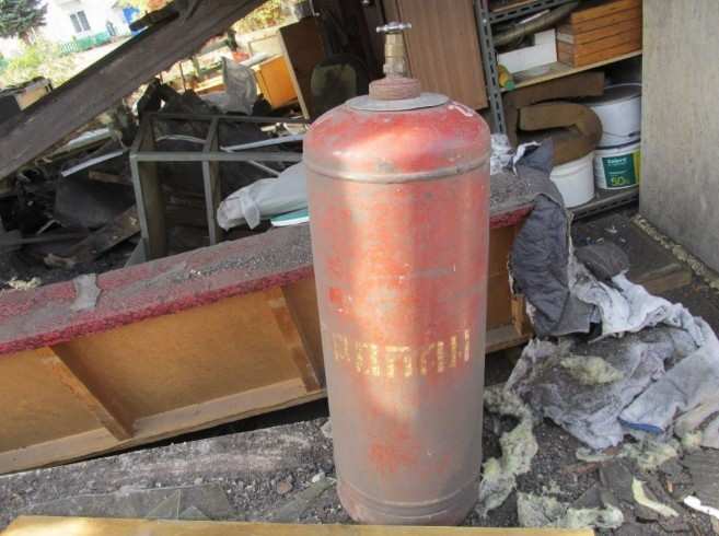 В Оренбургской области в гараже взорвался газовый баллон