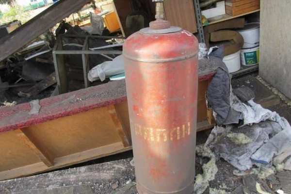 В Оренбургской области в гараже взорвался газовый баллон