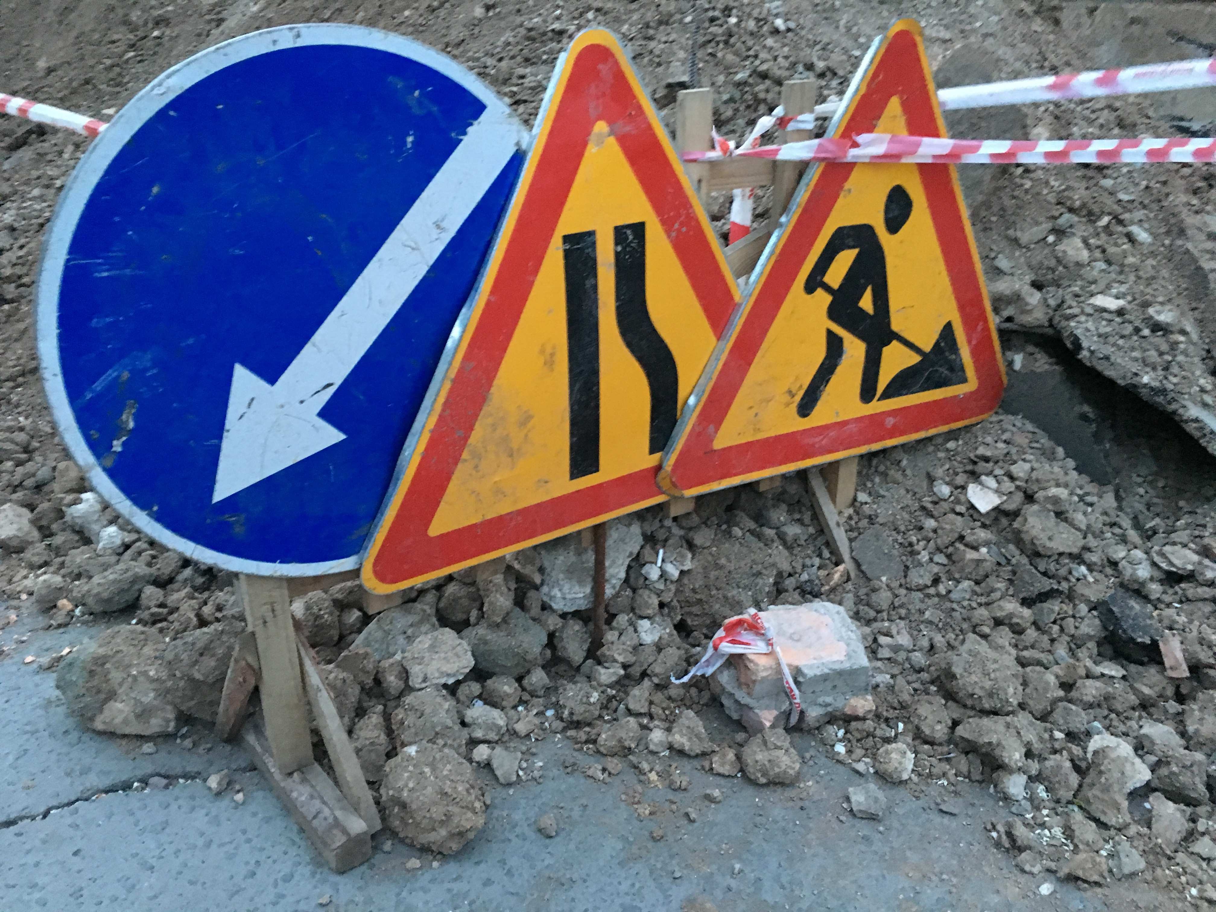 Депутаты Госдумы рассматривают возможность смягчения наказаний для водителей нарушивших ПДД из-за объезда ямы