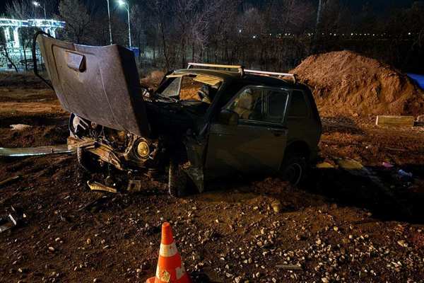 В Оренбурге «Нива» слетела с дороги в кювет