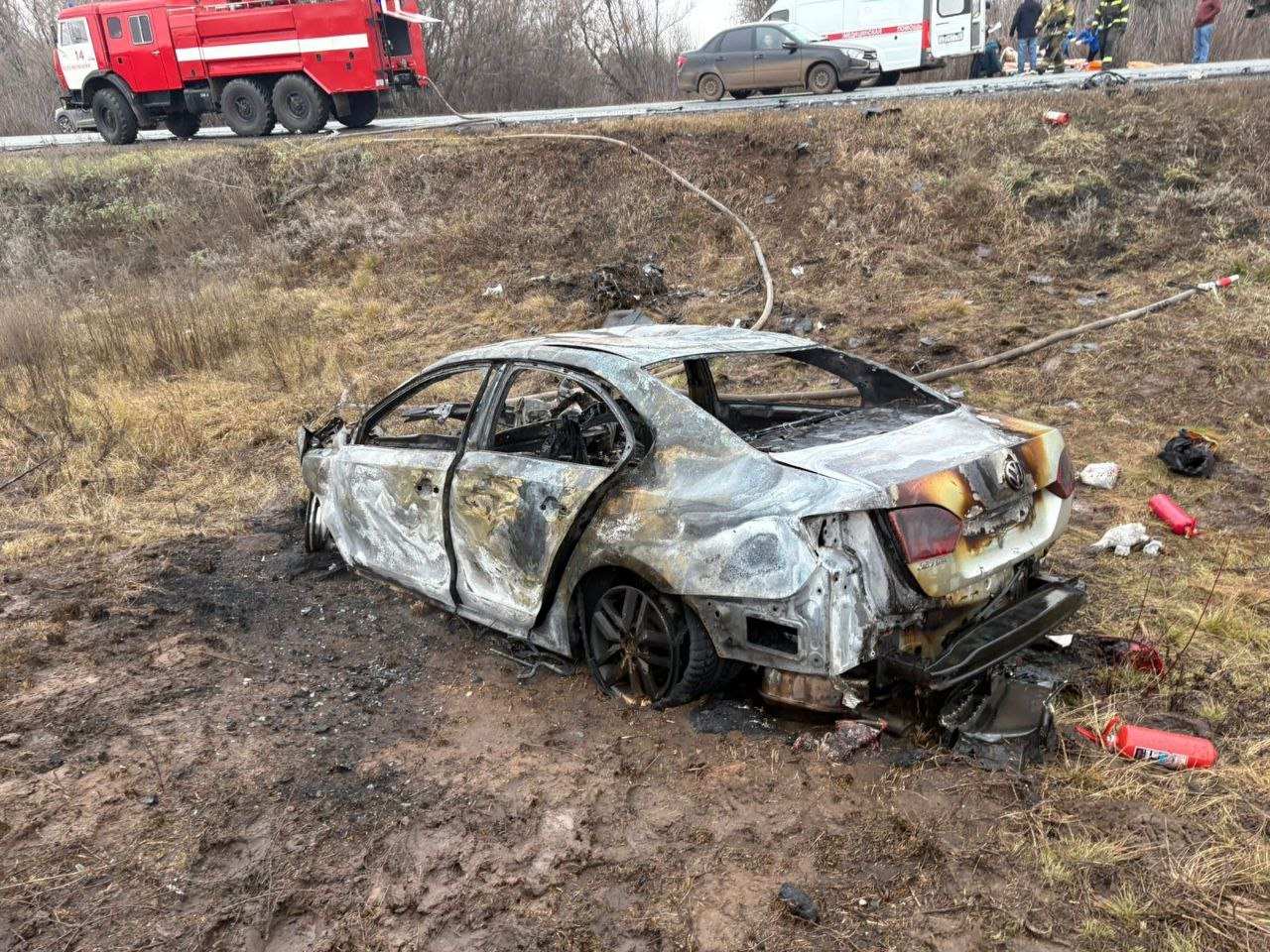 В жутком ДТП в Переволоцком районе погибли девушка и ребёнок