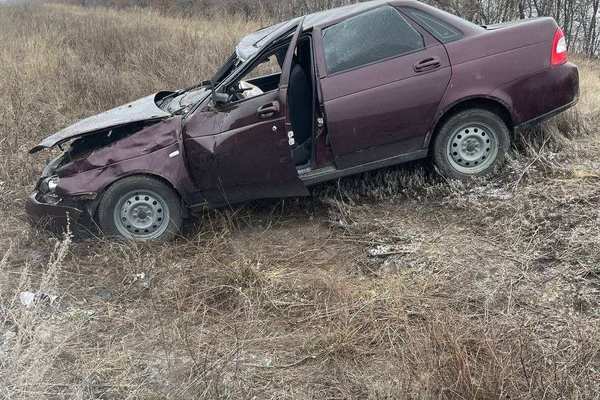 В Саракташе Лада Приора опрокинулась в кювет 