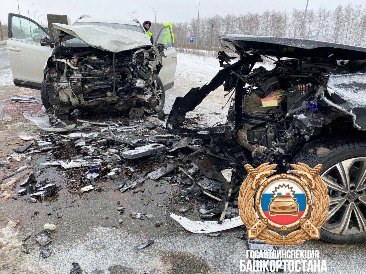 На трассе М5 "Урал" произошло жуткое ДТП, в котором погибла пассажирка иномарки