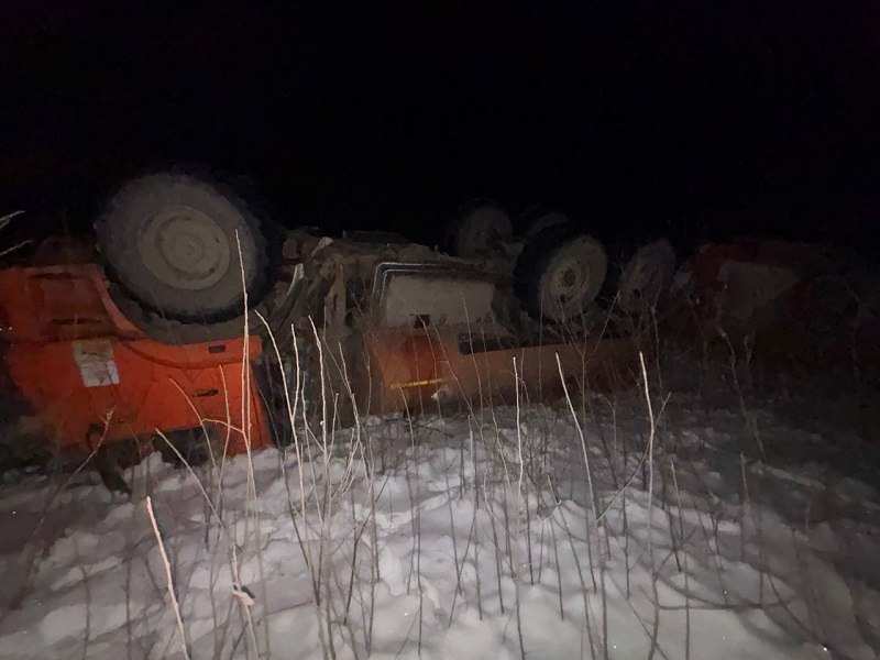 В Сорочинском МО перевернулся грузовик