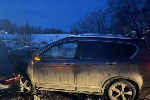 В Бузулукском районе столкнулись 3 автомобиля