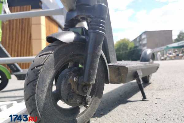 Самокатчик заплатит сбитому пешеходу 300 000 рублей