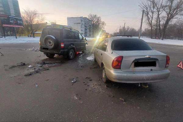 В Оренбурге столкнулись «УАЗ» и «Шевроле» 