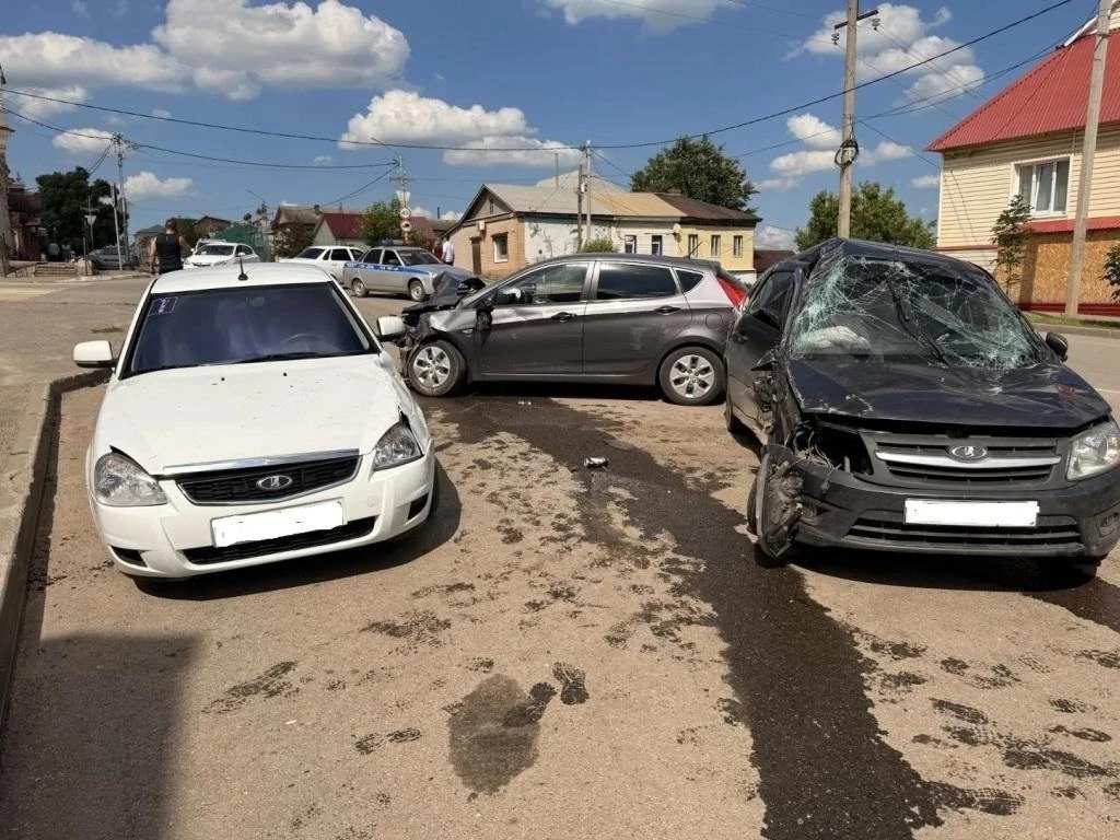 В Бугуруслане произошло тройное ДТП