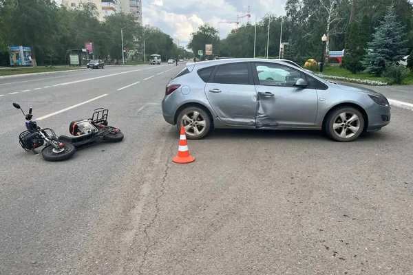 В Оренбурге в столкновении с иномаркой пострадал водитель электровелосипеда