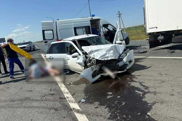 Под Акбулаком произошло столкновение легкового авто с большегрузом