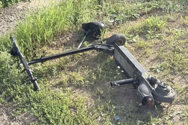 В посёлке Каргала в ДТП пострадали двое несовершеннолетних на электросамокате 