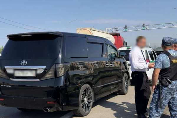 В Оренбурге судебные приставы арестовали 11 автомобилей