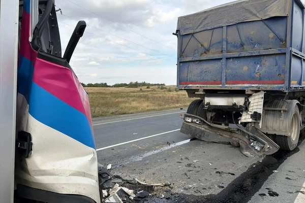 Под Кувандыком на трассе погиб водитель КамАЗа