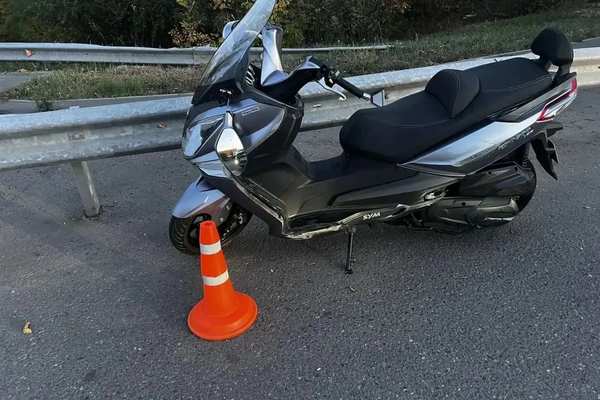 В Оренбурге сотрудники Госавтоинспекции устанавливают обстоятельства ДТП с участием скутера 