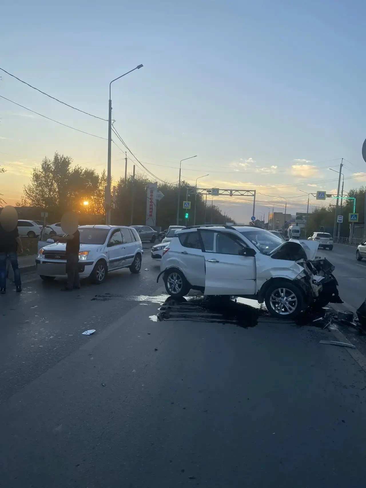 На автодороге «Оренбург-Беляевка» столкнулись «Форд Фокус» и «Чанган»