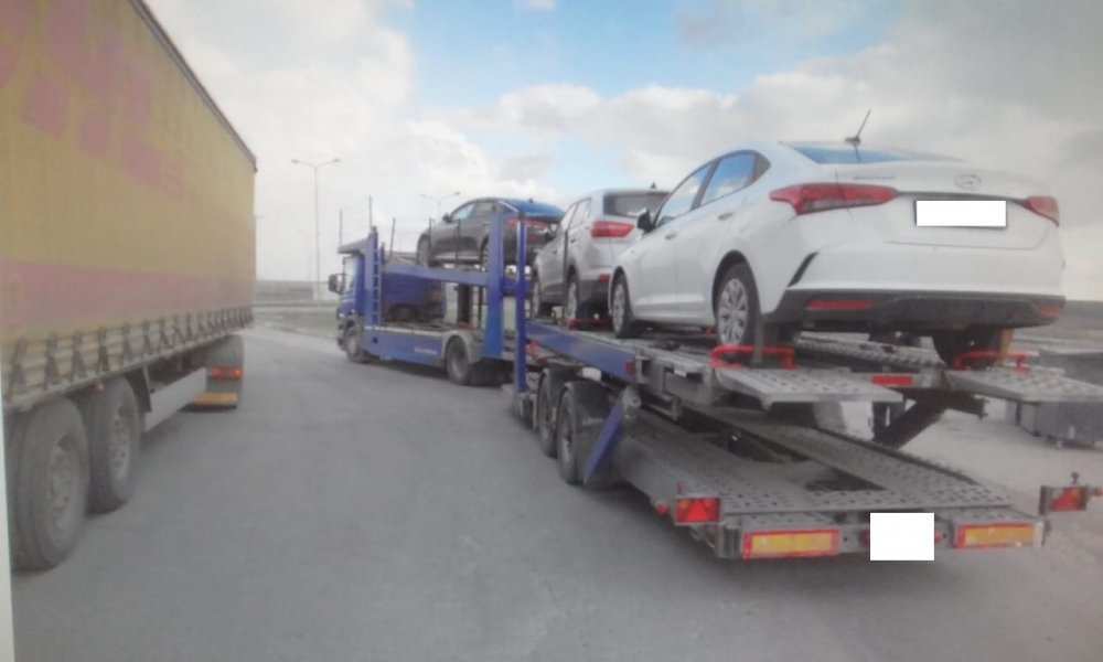 В Оренбуржье задержали автовоз с краденными машинами