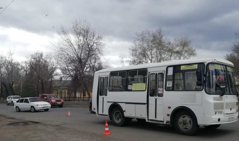 Из-за резкого торможения пострадала пассажирка автобуса