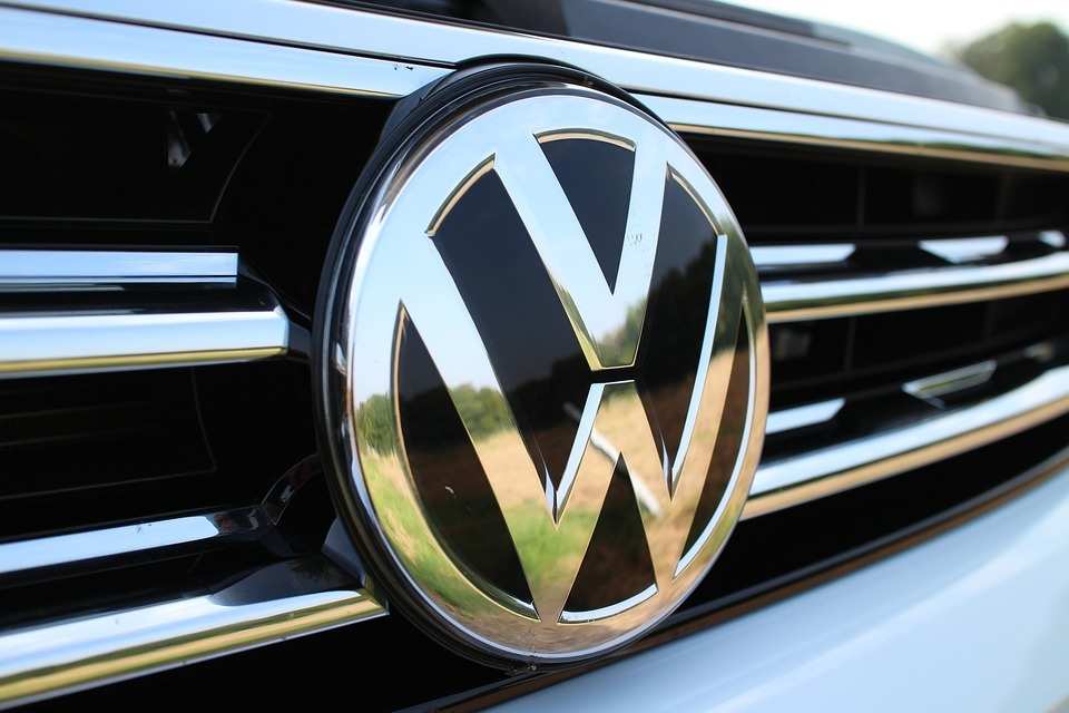 Volkswagen отзывает свыше тысячи машин из-за неправильной наклейки