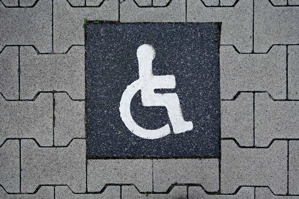 С 1 июля в России перестали выдавать опознавательный знак «Инвалид»