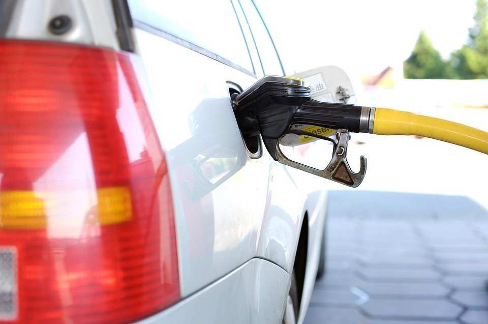 Названы сроки стабилизации цен на бензин в России