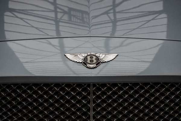 Bentley отзывает 19 моделей Bentayga из-за креплений ремня безопасности