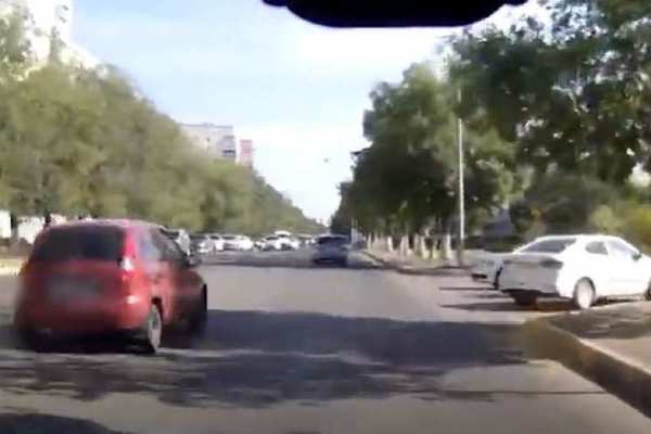 В Оренбурге автоледи сбила ребенка на самокате