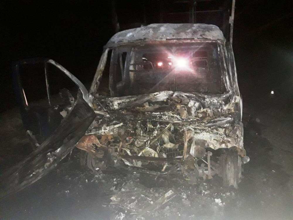 Возле Сорочинска после удара о «КАМАЗ» сгорела «ГАЗель»