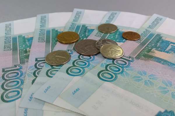 Почти половина россиян тратят на автомобиль пять тысяч рублей в месяц