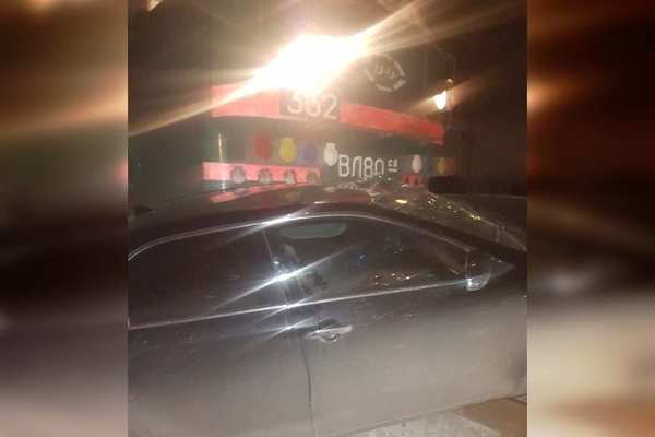 В Орске Toyota Camry попала под поезд