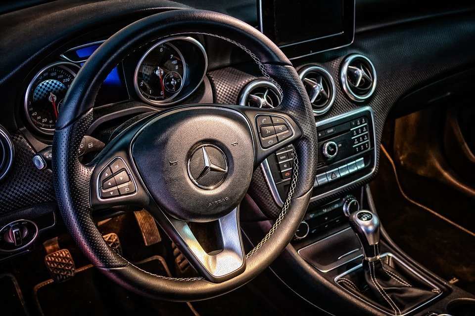 Mercedes-Benz отзывает три автомобиля