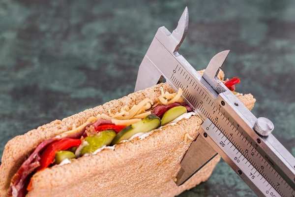 Как сбросить пару килограммов без экстремальных диет?