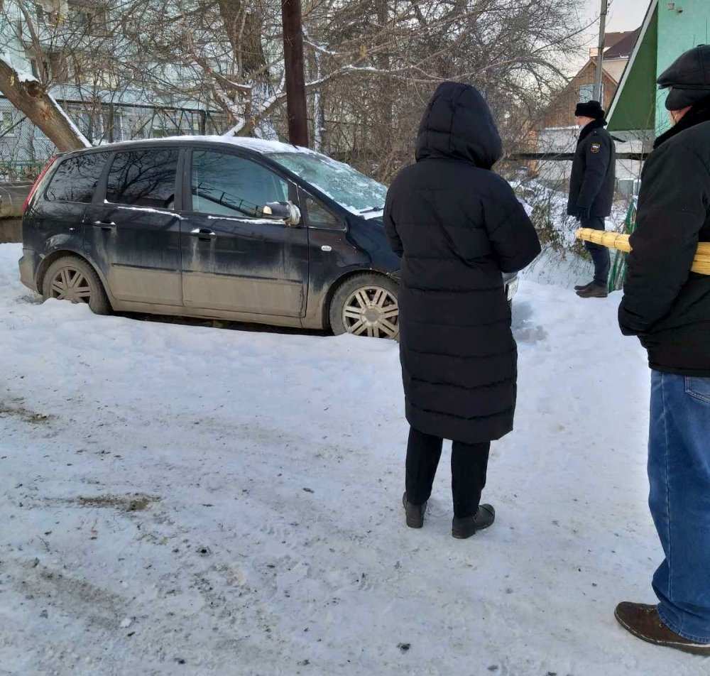 Житель Оренбурга лишился сразу двух машин за долги по отоплению