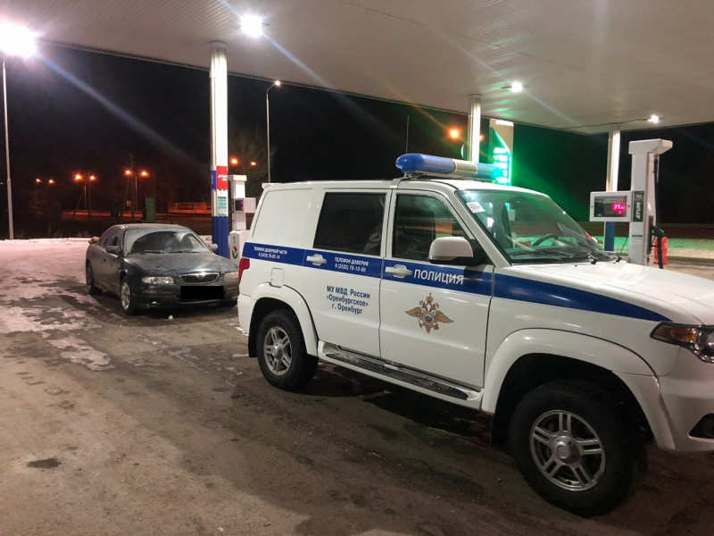 В Оренбуржье спасли двух мужчин замерзающих в автомобиле
