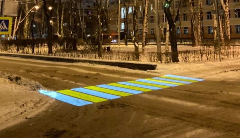 В городах России стали появляться первые проекционные «зебры»