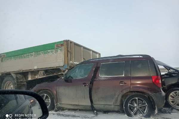 На трассе Уфа-Оренбург столкнулись 20 автомобилей